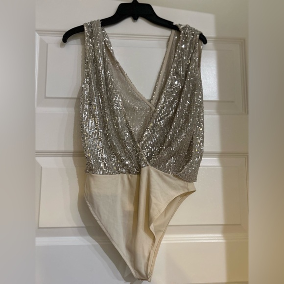 Zara Sequin Deep V Bodysuit Size M - Picture 2 of 5
